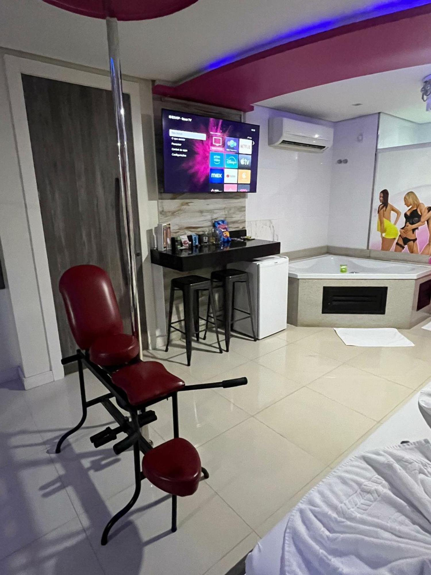 Motel Drive In T - Prolongamento Da Avenida Getulio Vargas Facil Acesso Ao Shopping Patio Chapecó Dış mekan fotoğraf